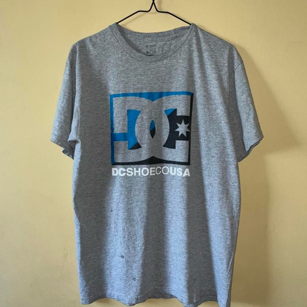 Vintage Y2K DC Shoe Co USA Skateboarding Tee